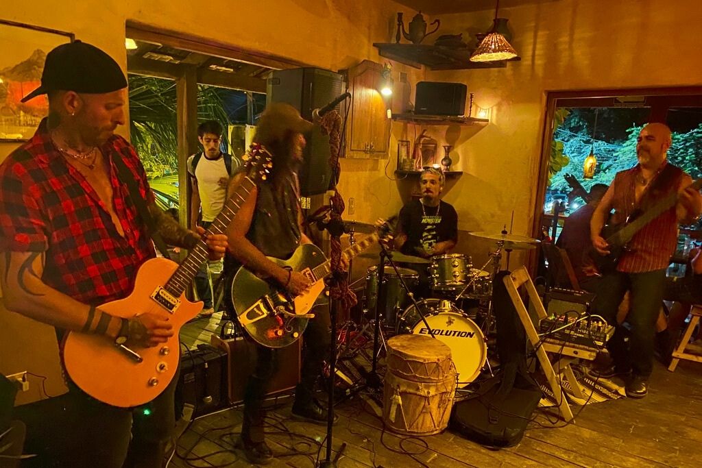 Dorian Remis band playing at La Guarida. Don't miss during your visit to Tulum in 2024. 