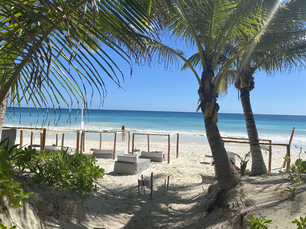 Lula Beach Club in Tulum